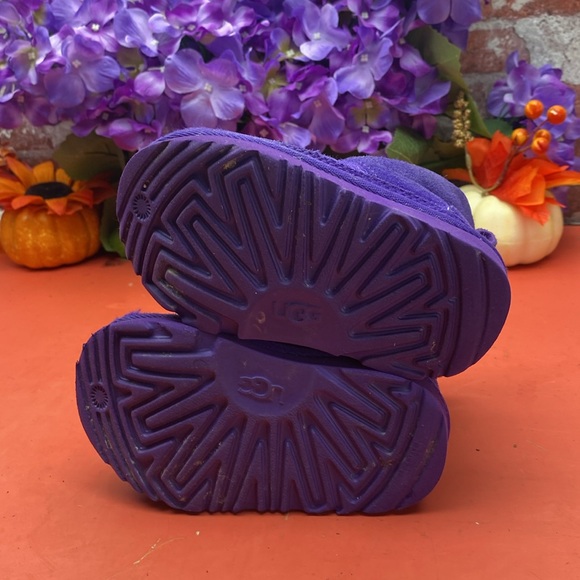 Ugg boots SZ 7 T - Picture 5 of 7